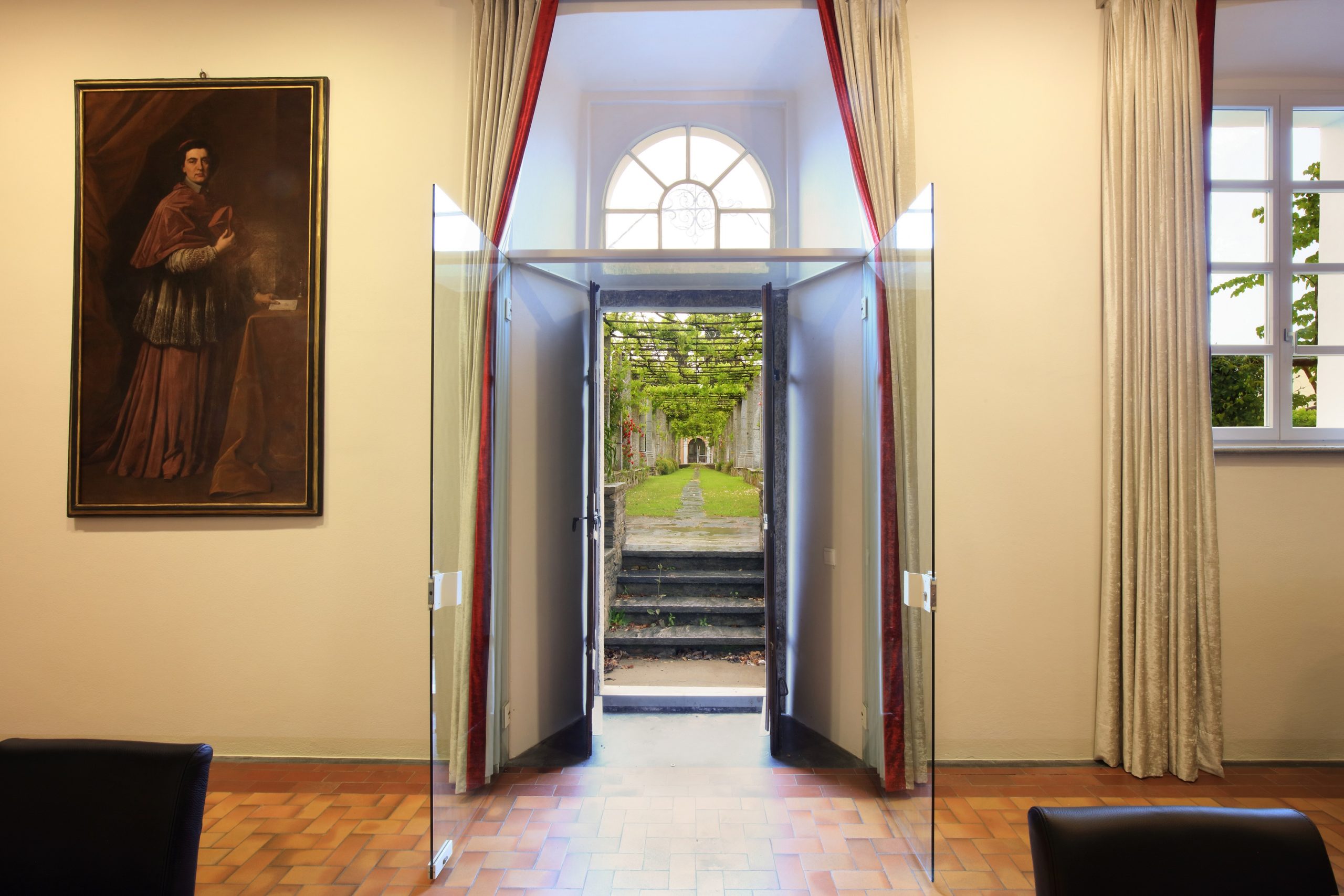 sala_rossa_accesso_giardino